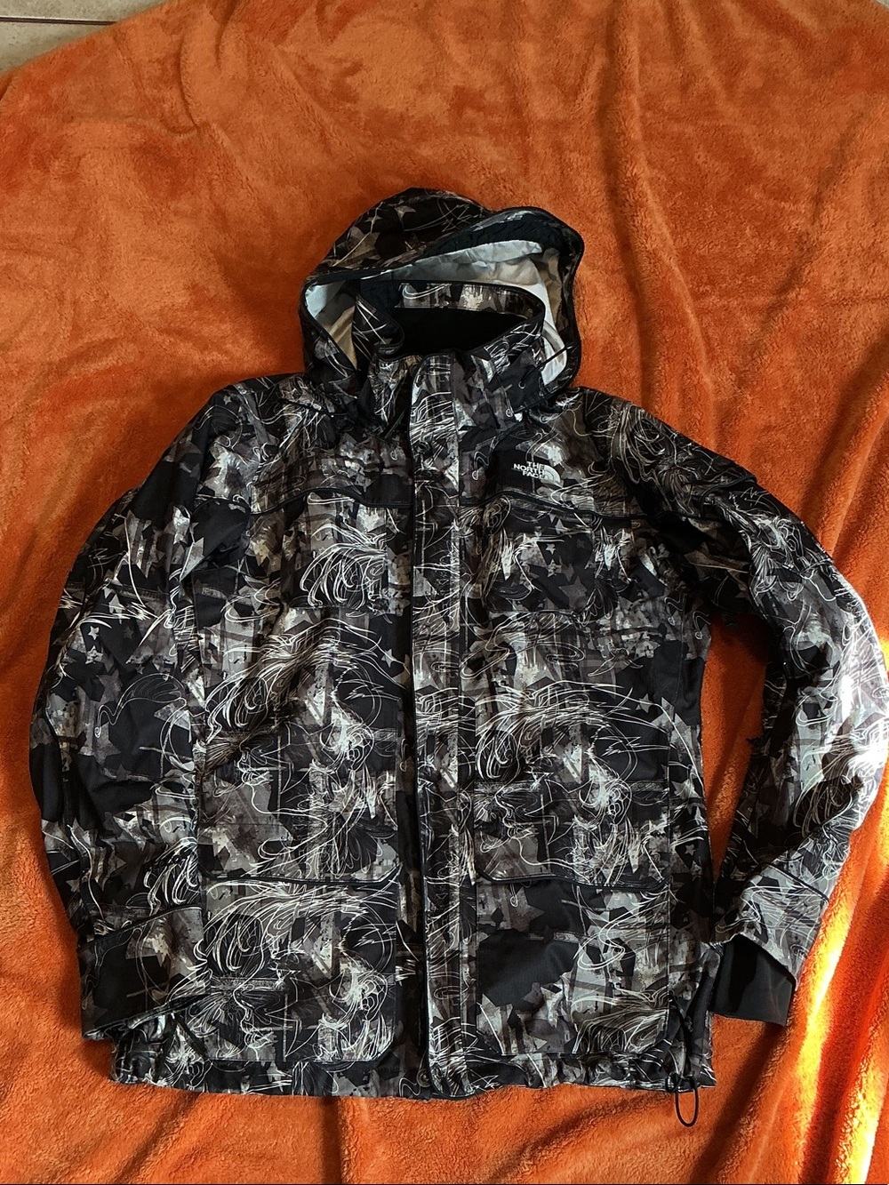 The North Face Black & Gray Graphic Hooded Puffer Jacket